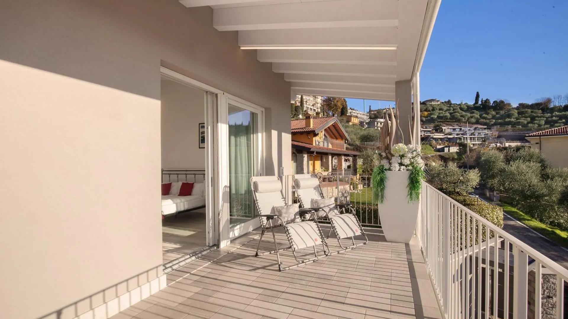 White Apartment In Marciaga Di Costermano Itálie