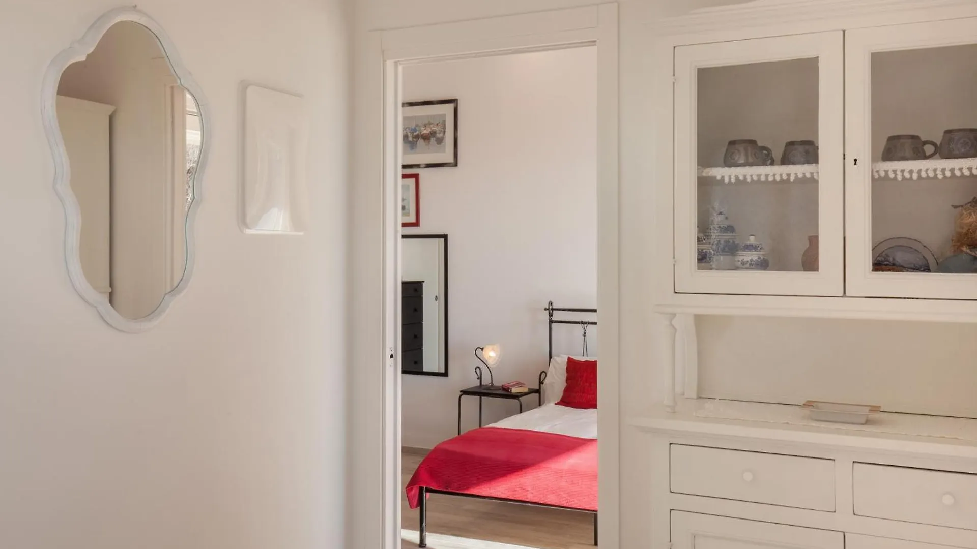 White Apartment In Marciaga Di Costermano