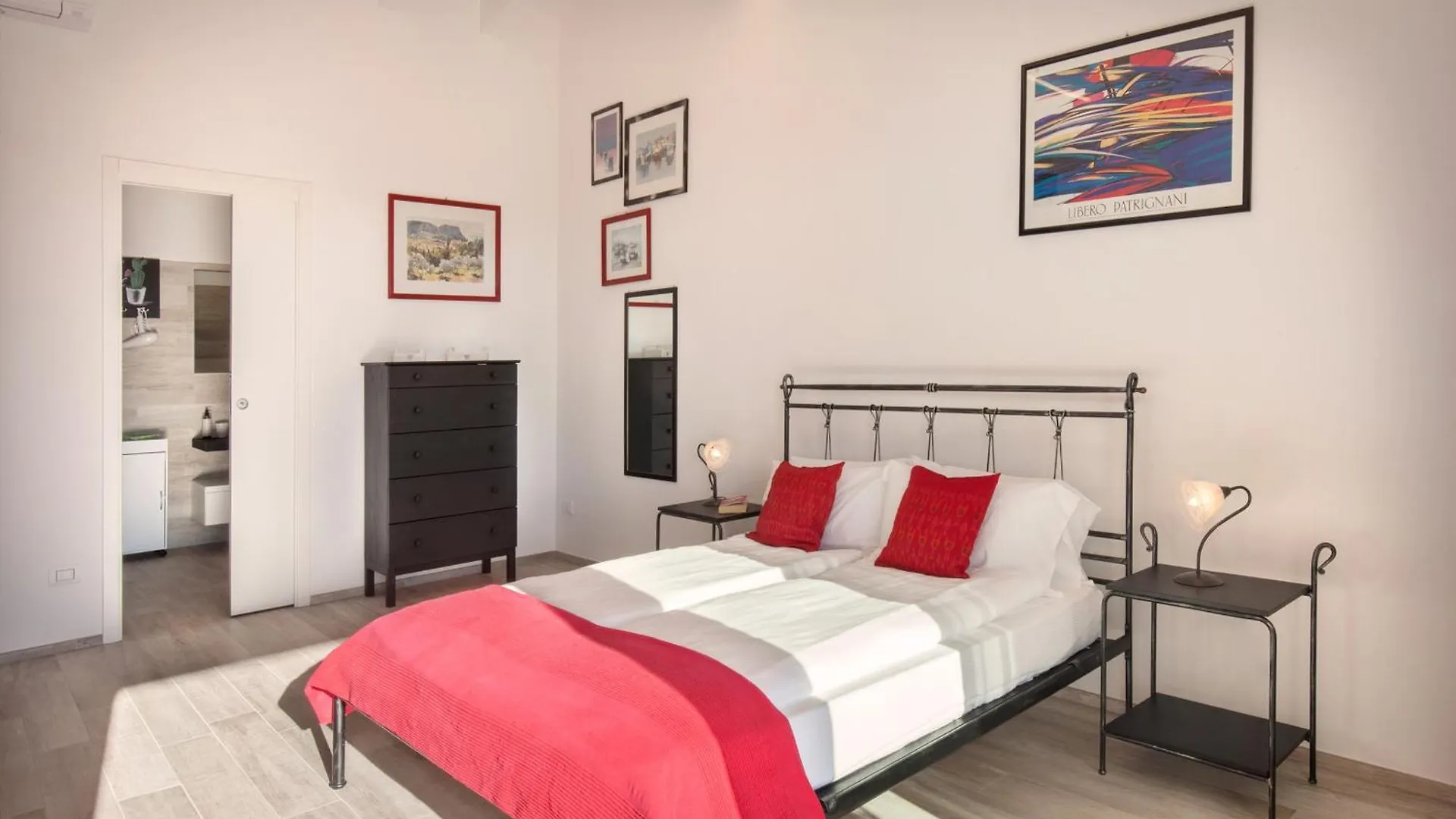 White Apartment In Marciaga Di Costermano 0*,